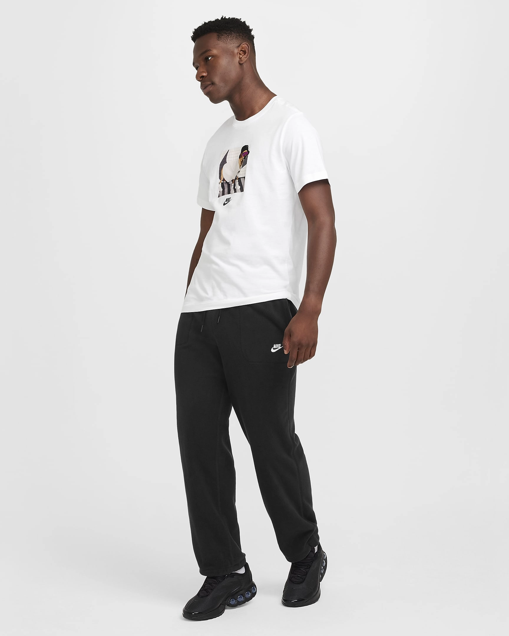 Nike Sportswear: Minimalist Style – Komfort i Elegancki Design (Nike Sportswear: Minimalistyczny Styl – Komfort i Elegancki Design)